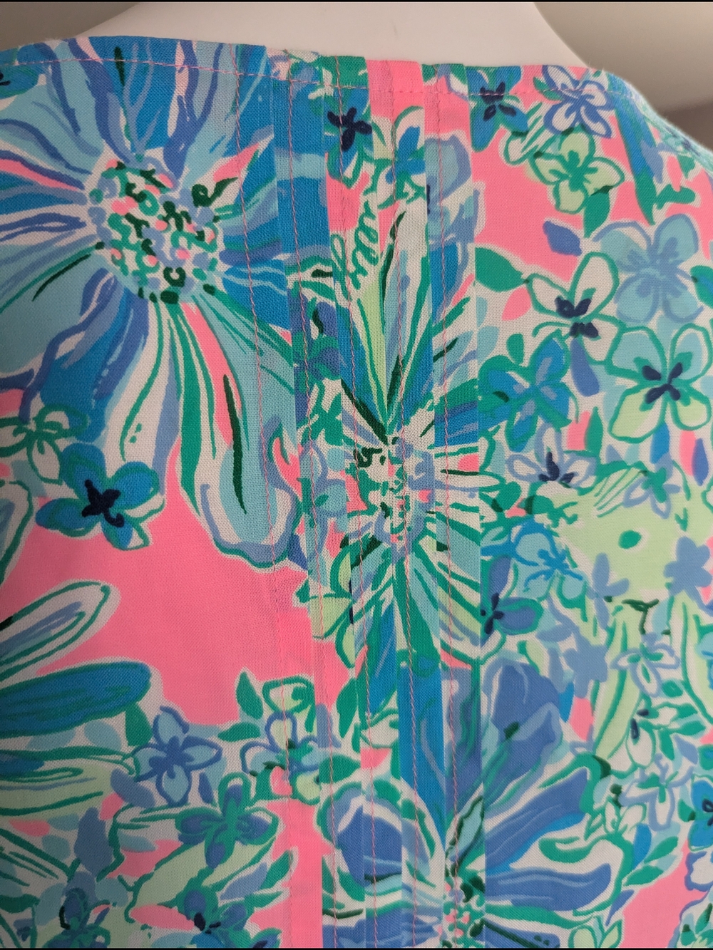 Lilly Pulitzer Hollie Tunic Dress featured in the vibrant, floral "Good Hare Da - Picture 4 of 16